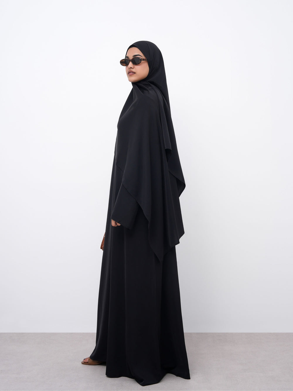 Essential Abaya - Straight Fit - Black Velvet