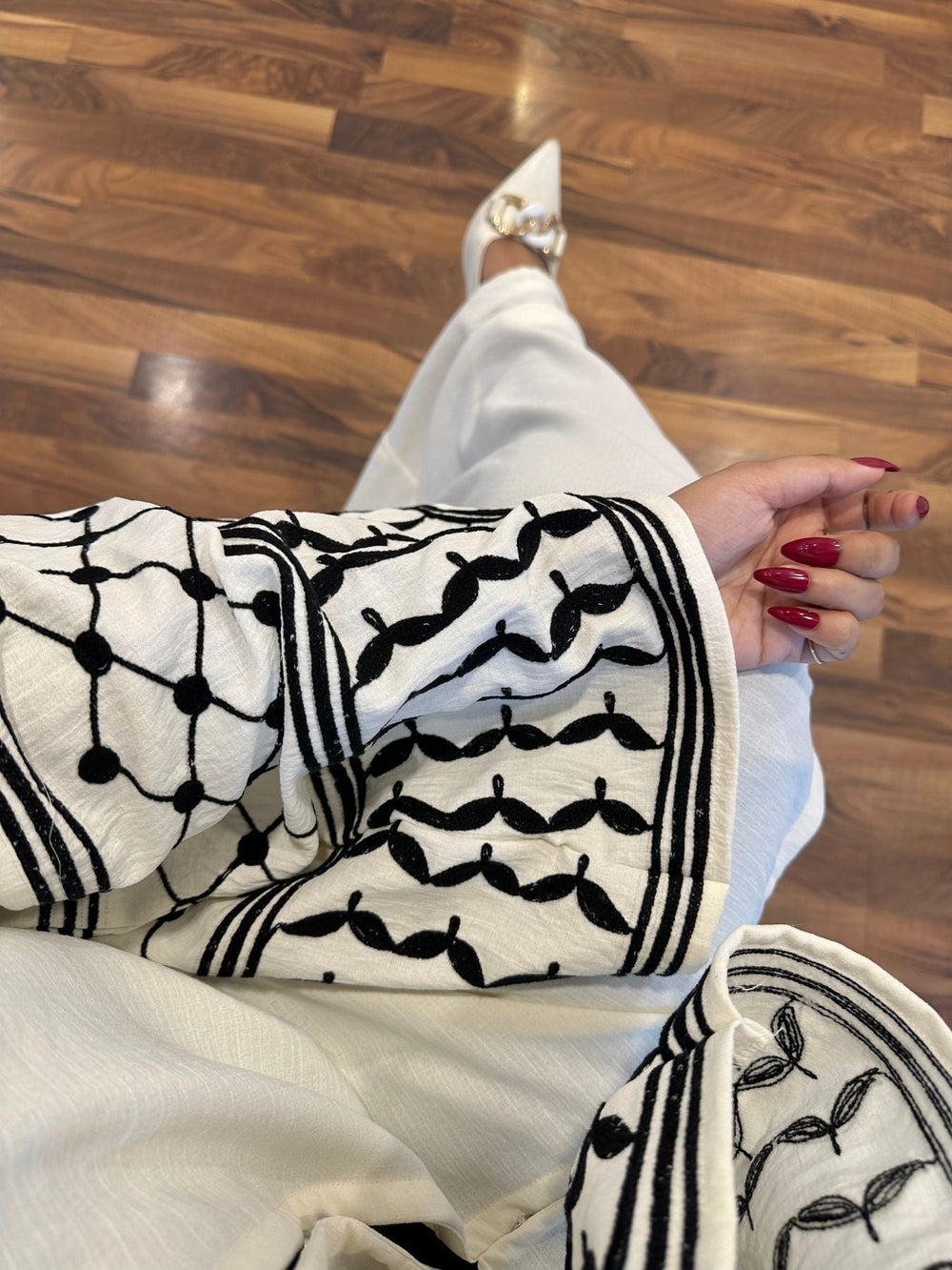 Keffiyeh Inspired Abaya - White