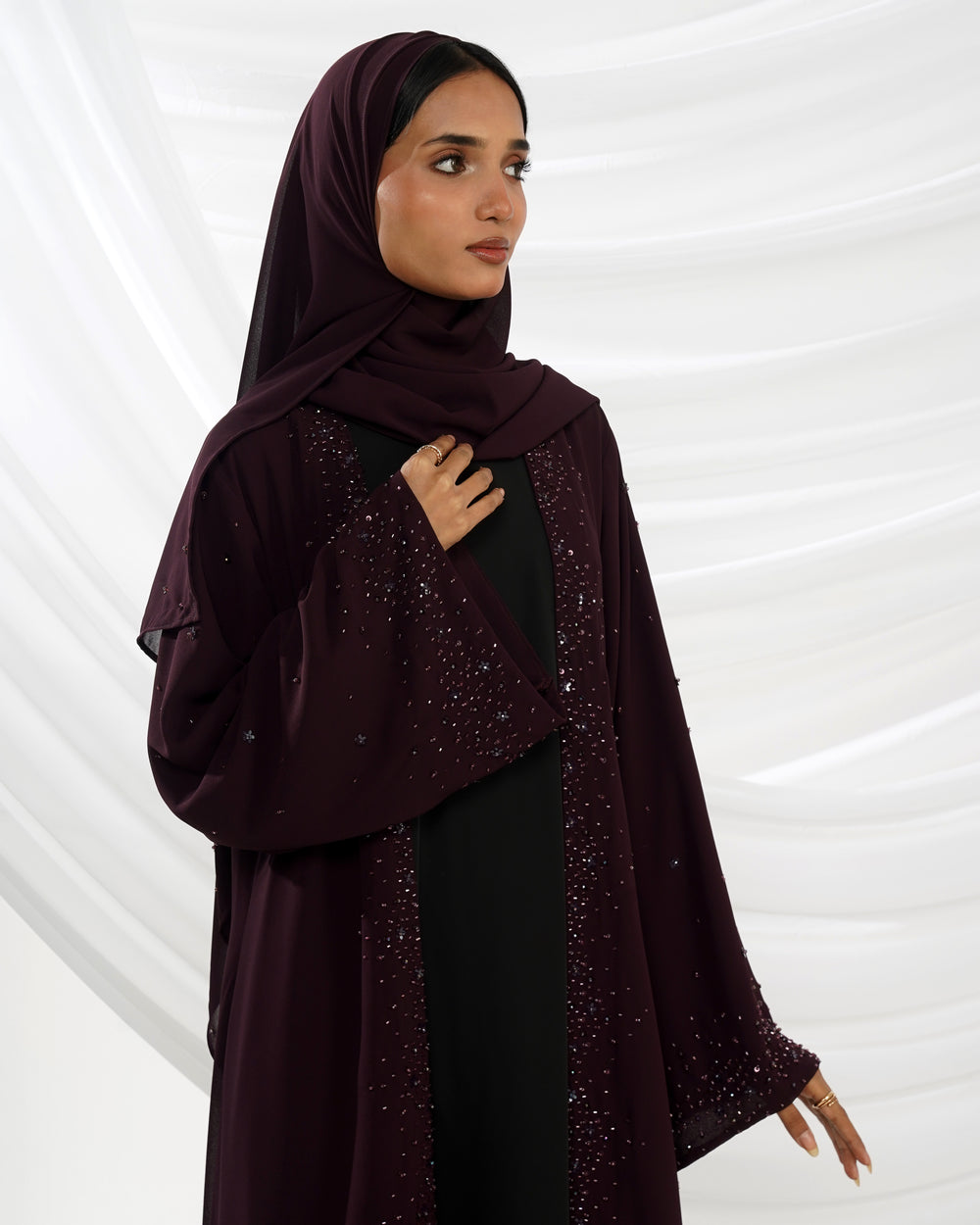 Mahnoor Embroidered Abaya - Plum