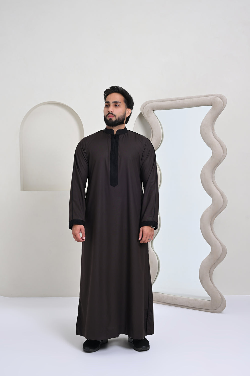 Abadi Embroidered Thobe - Brown
