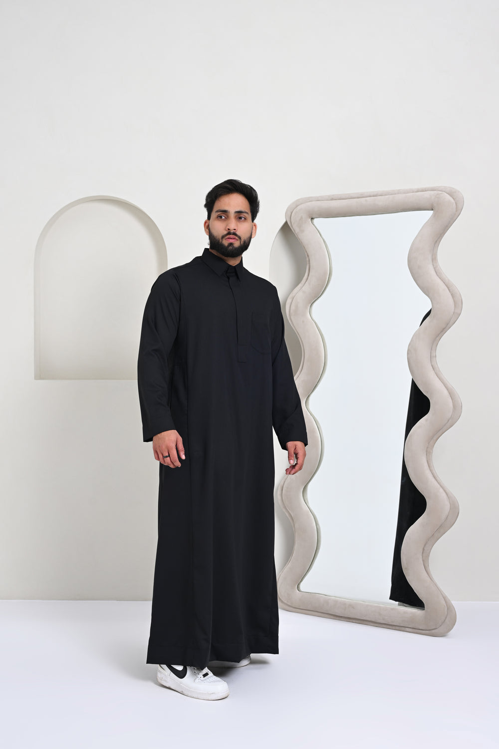 Essential Qatar Thobe - Black