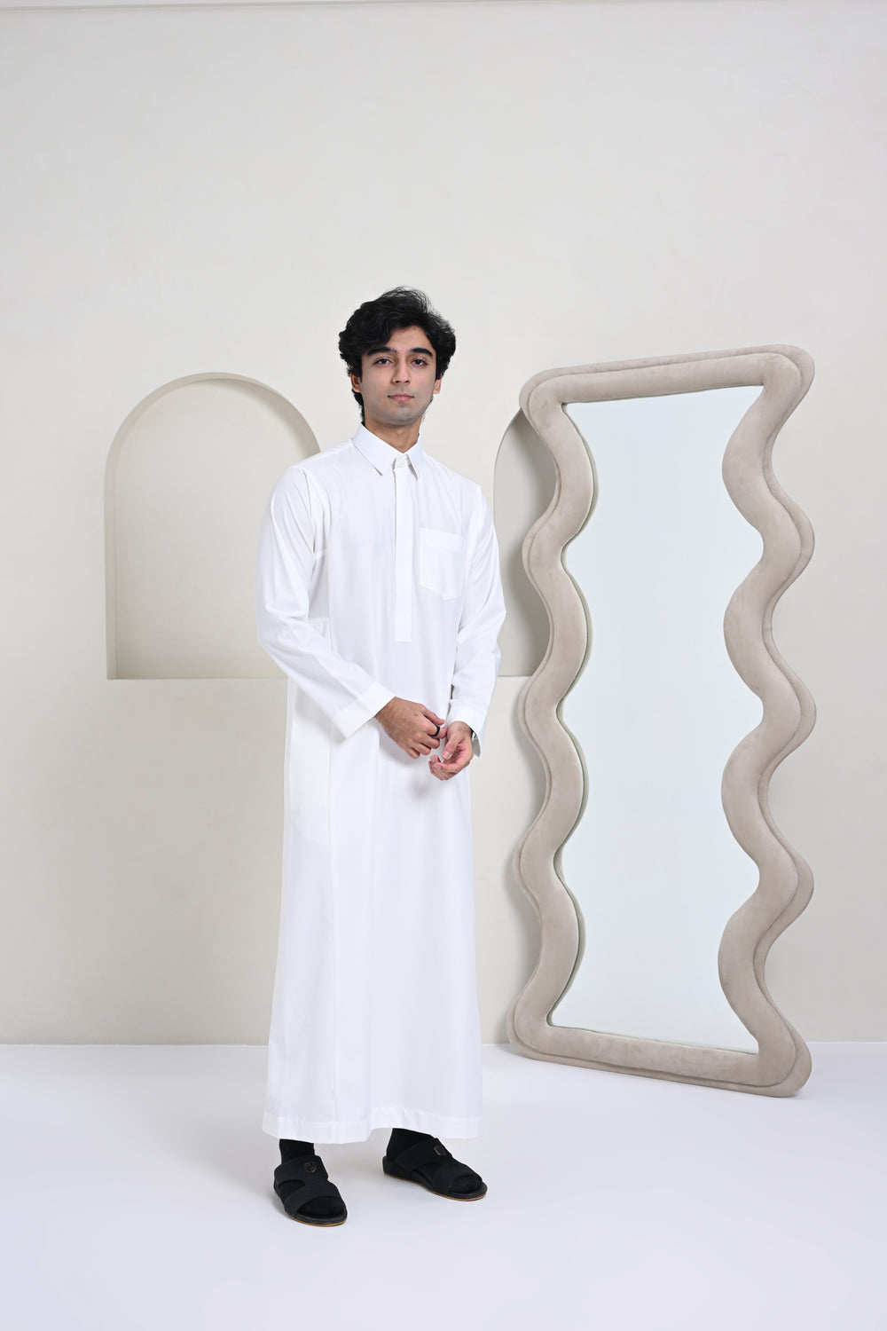Essential Qatar Thobe - White