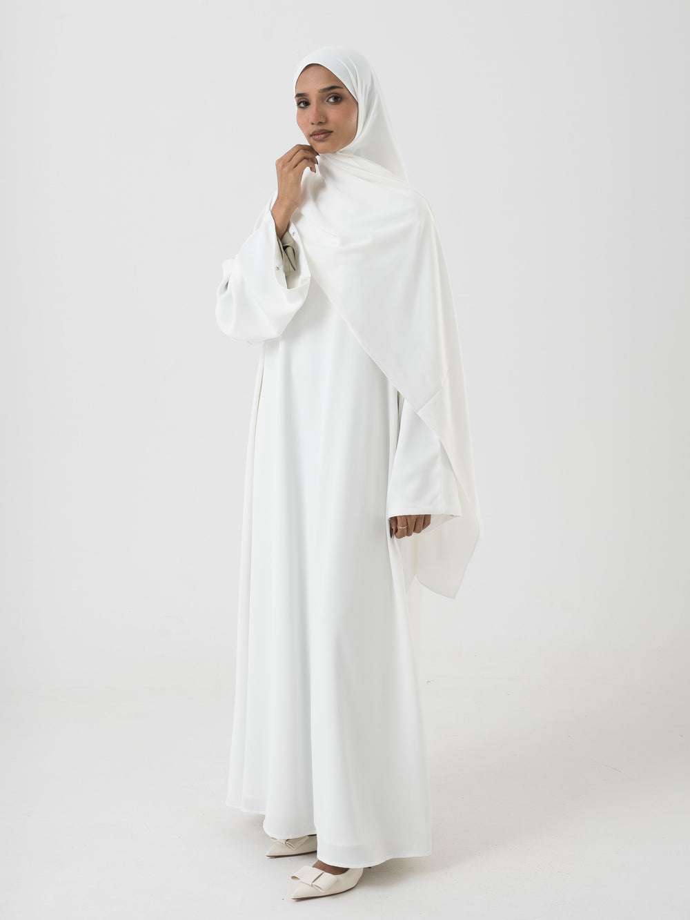 Sakina Abaya - White