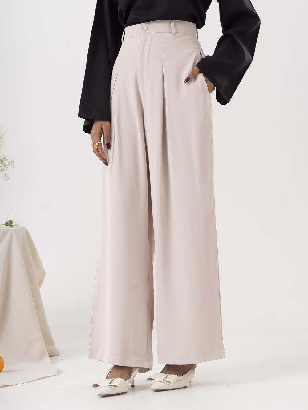 Pleated Trousers - Cream