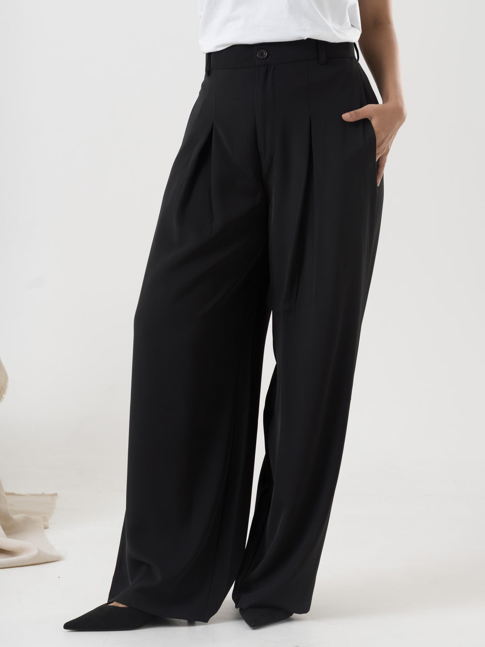 Pleated Trousers - Black
