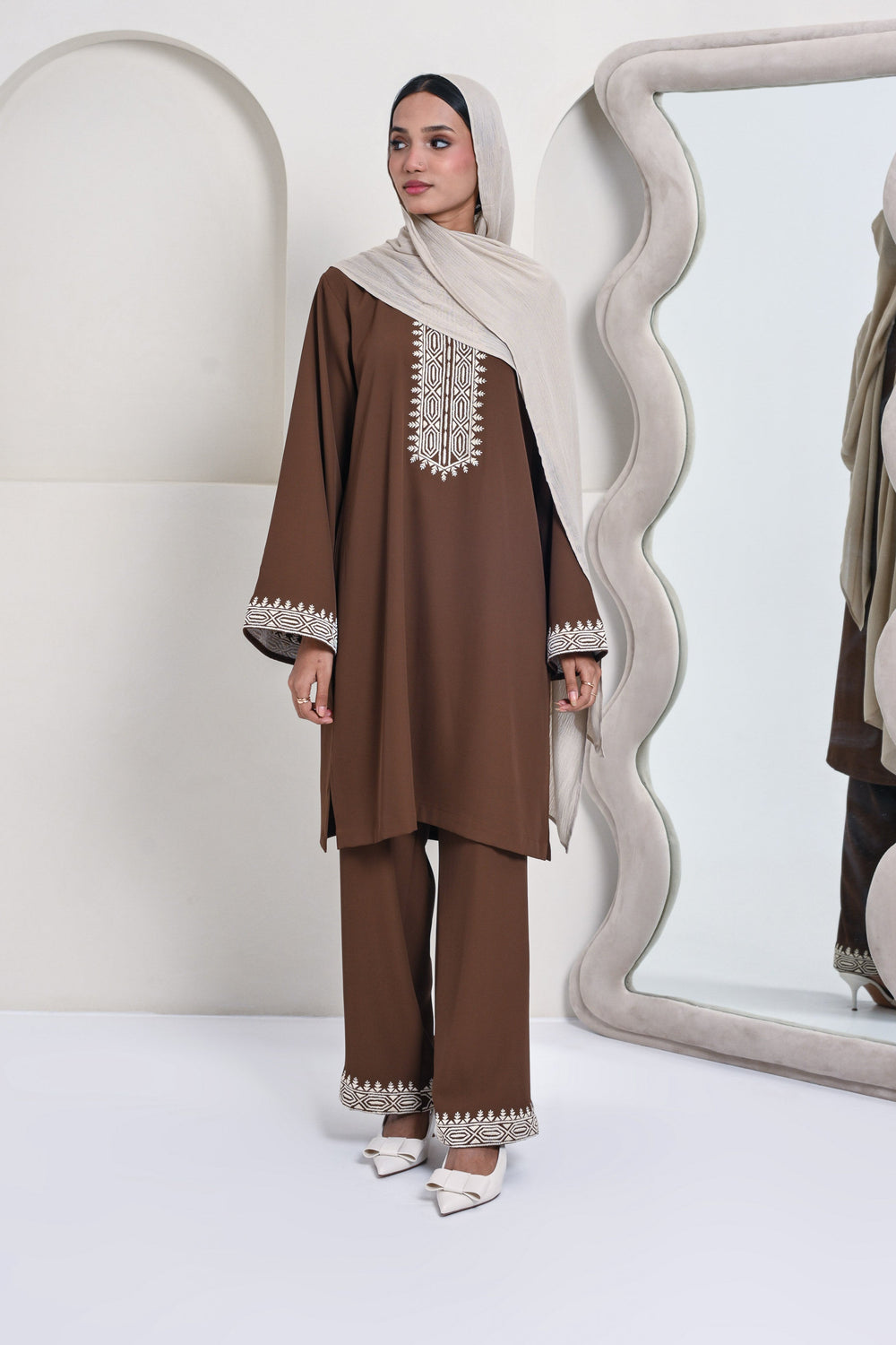 Moroccan Embroidered Set - Brown