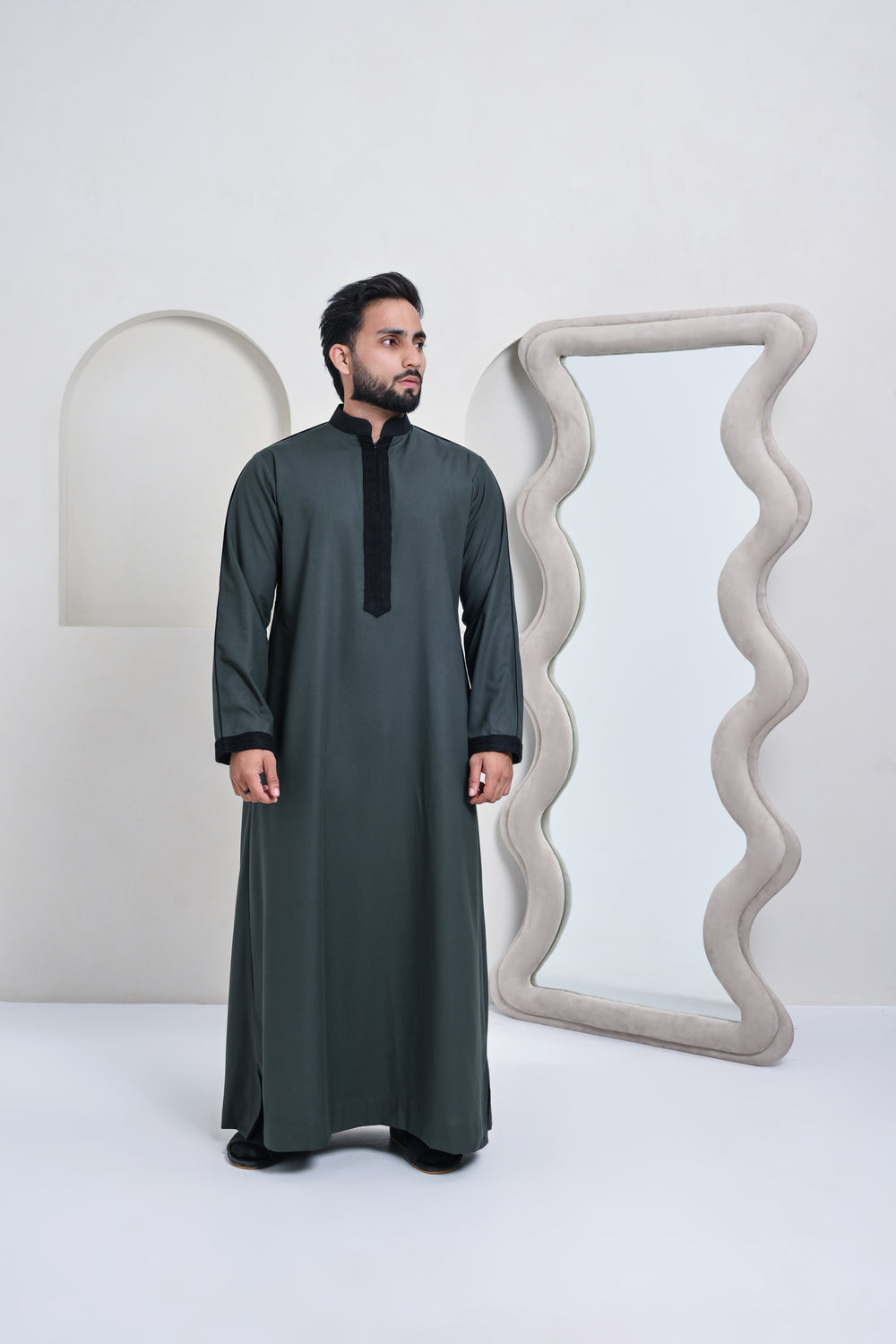 Abadi Embroidered Thobe - Green