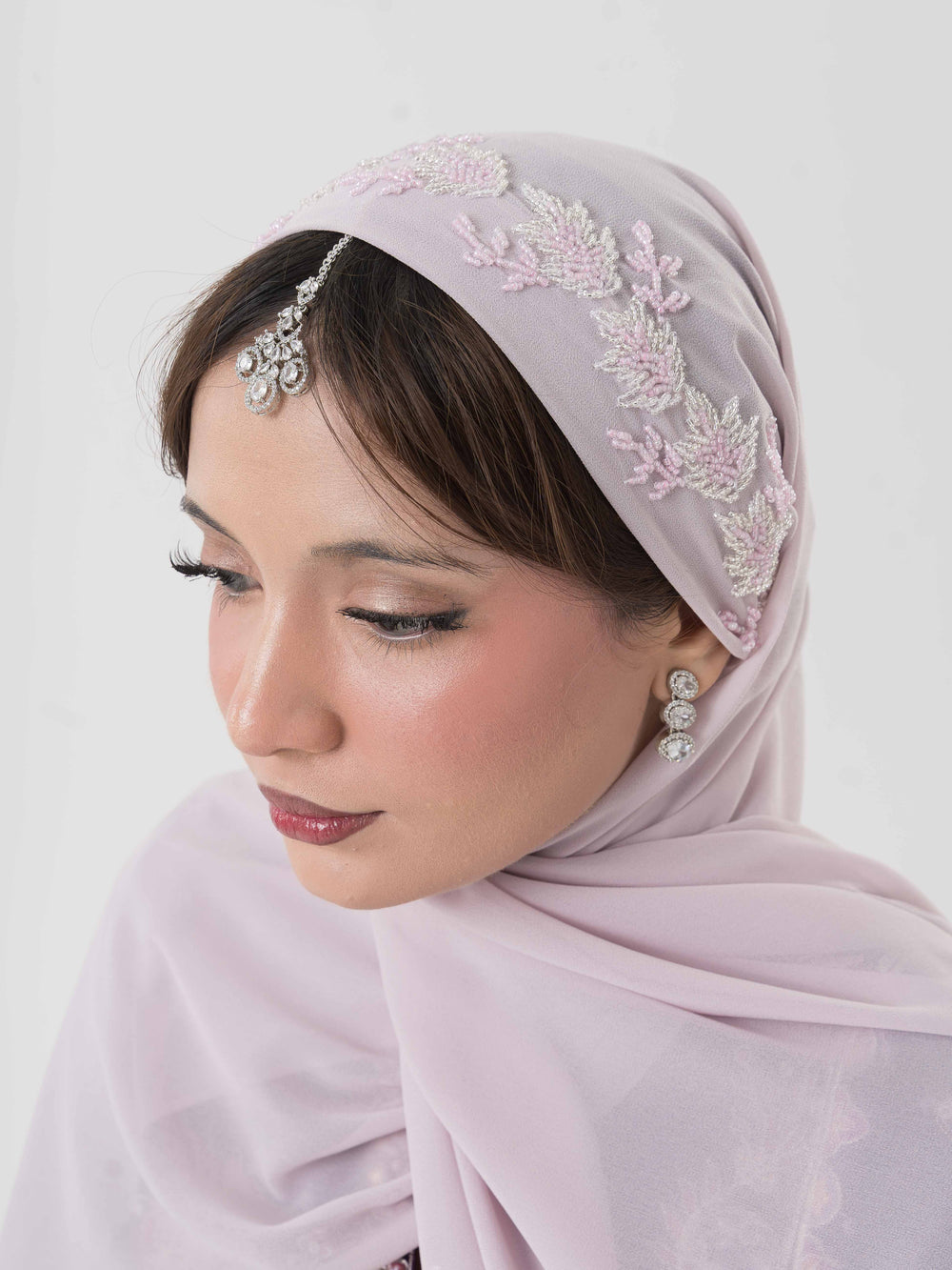 Dil-Rukh Embroidered Hijab - Lilac